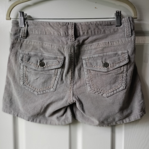 VanillaStar grey corduroy juniors shorts size 7 - Picture 3 of 5